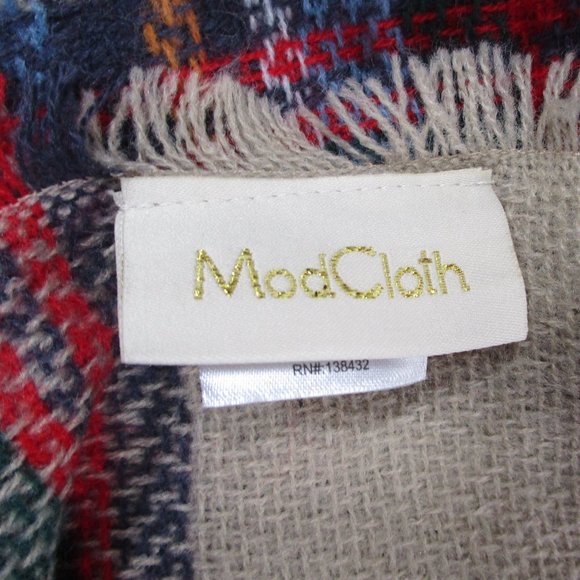 MODCLOTH Red Square Scarf - Picture 4 of 11